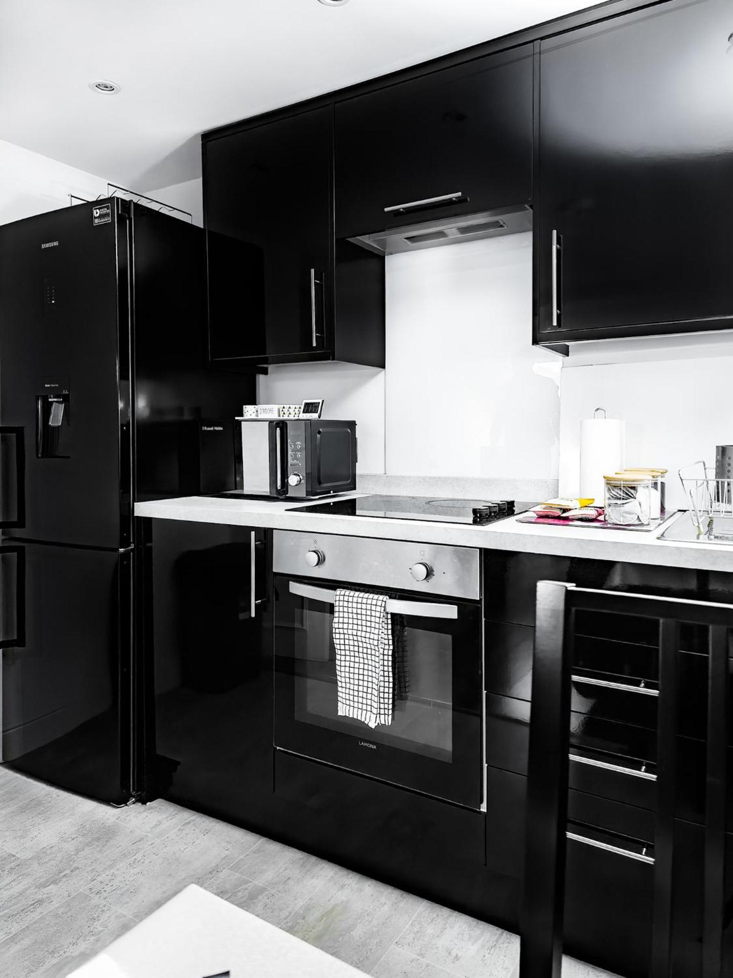 Charming London Home, Opp Arnos Grove Underground Station, Parking New Southgate ภายนอก รูปภาพ
